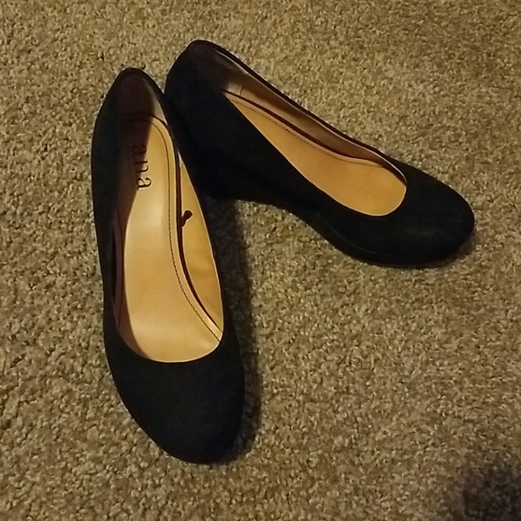 Heels - Picture 1 of 5